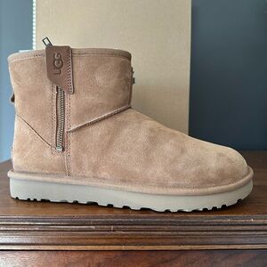 UGG Classic Mini Bailey Zip Boot in Chestnut With Box EUC Size 10